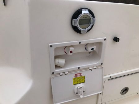Rinker 342 Fiesta Vee image