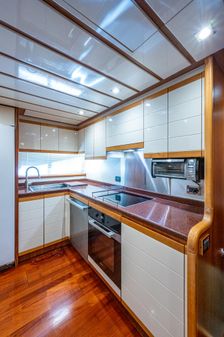 Ferretti Yachts 94 Raised Pilot House image