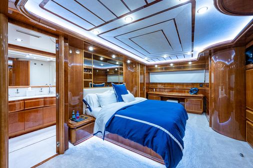 Ferretti Yachts 94 Raised Pilot House image