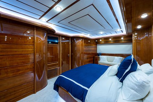 Ferretti Yachts 94 Raised Pilot House image