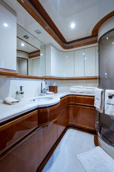 Ferretti Yachts 94 Raised Pilot House image