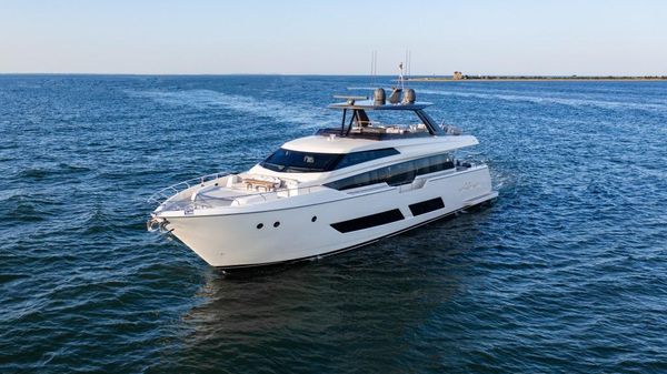 Ferretti Yachts 850 