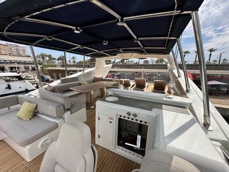 Sunseeker 90 Yacht image