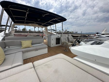 Sunseeker 90 Yacht image