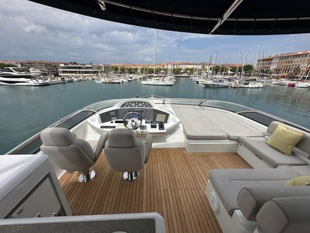 Sunseeker 90 Yacht image