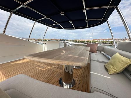 Sunseeker 90 Yacht image