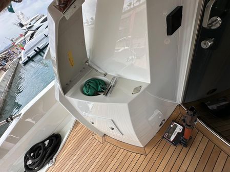 Sunseeker 90 Yacht image