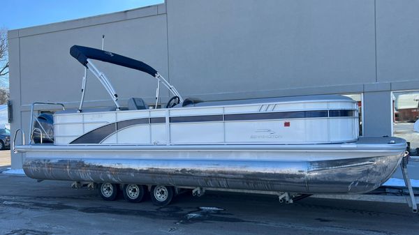 Bennington 25 SSRX