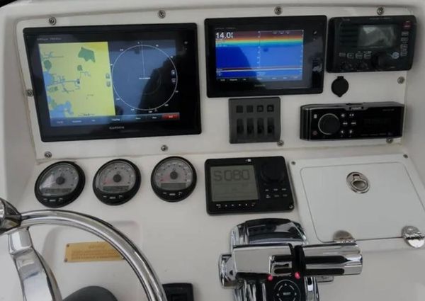 Intrepid 300 Center Console image