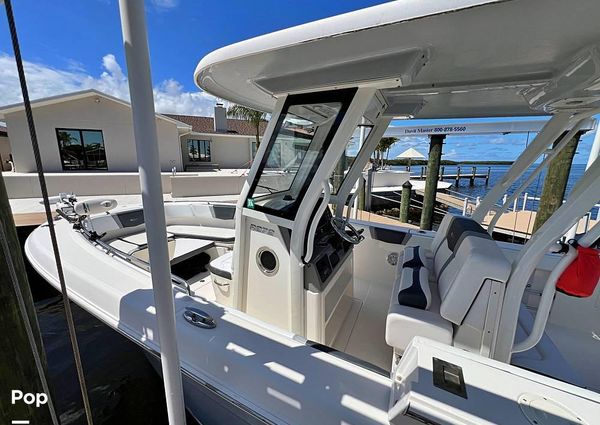 Robalo r272 image