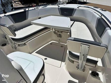 Robalo r272 image