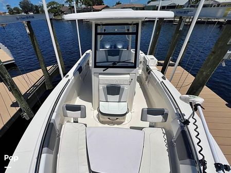 Robalo r272 image