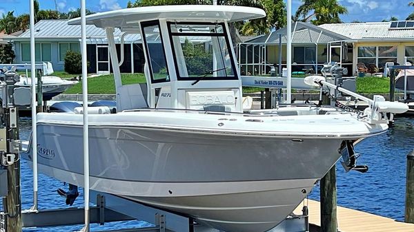 Robalo r272 