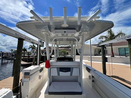 Robalo r272 image