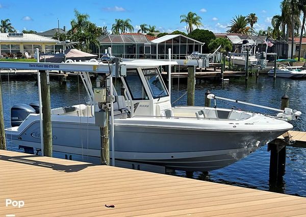 Robalo r272 image