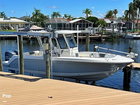 Robalo r272 image