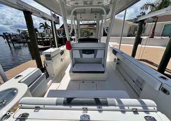 Robalo r272 image