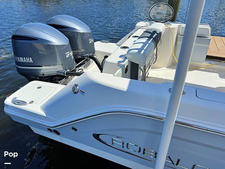 Robalo r272 image