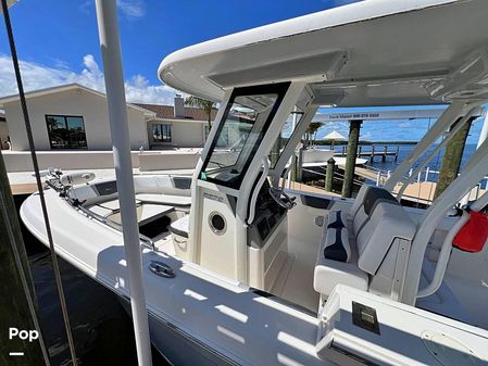 Robalo r272 image