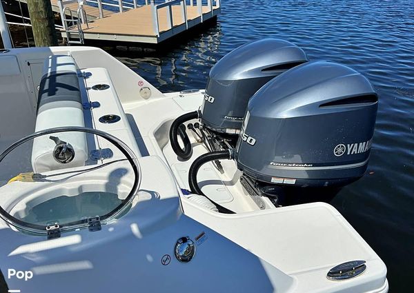 Robalo r272 image