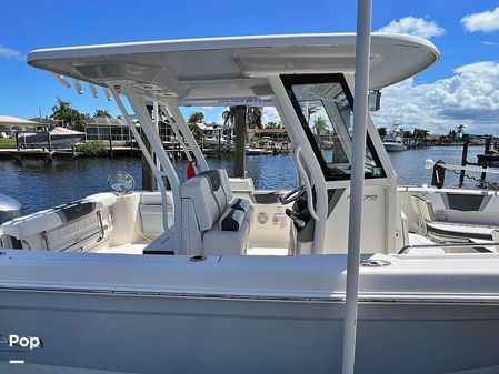 Robalo r272 image