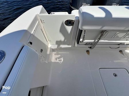 Robalo r272 image