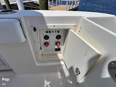 Robalo r272 image