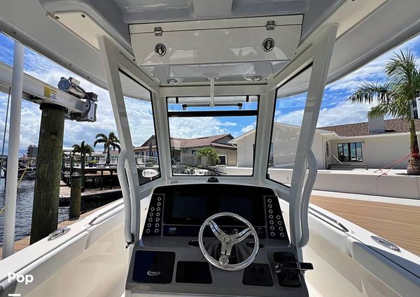 Robalo r272 image