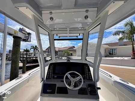 Robalo r272 image