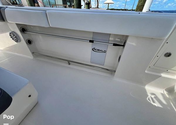 Robalo r272 image