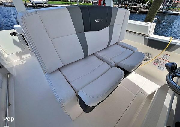 Robalo r272 image