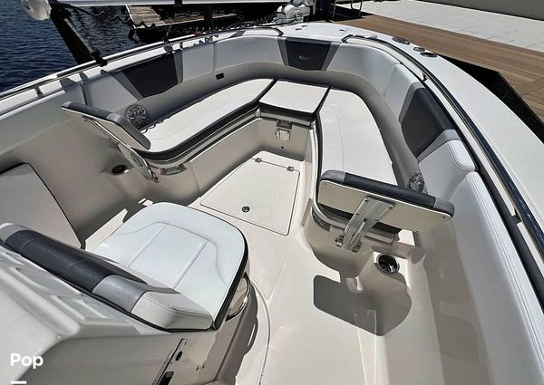 Robalo r272 image