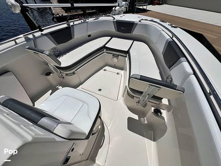 Robalo r272 image