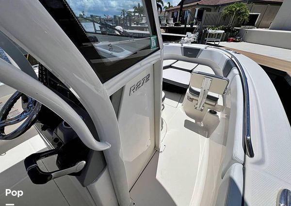 Robalo r272 image