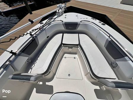 Robalo r272 image