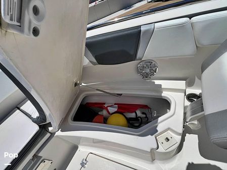 Robalo r272 image