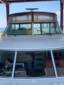 Cruisers Yachts 4450 image