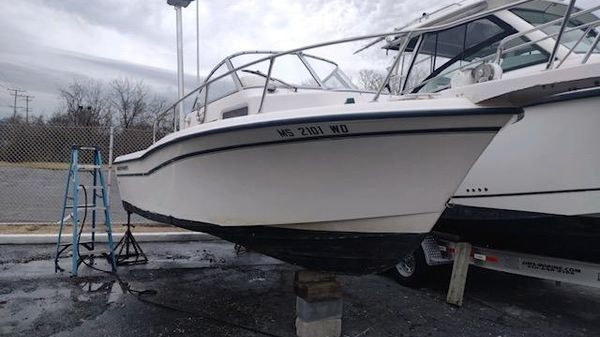 Grady-White Adventure 208