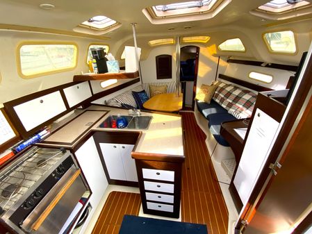 Hunter 340 image
