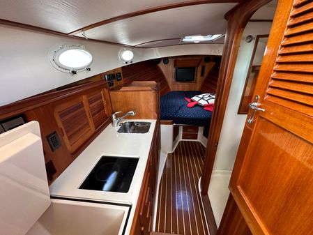 Hinckley Picnic Boat MKIII image