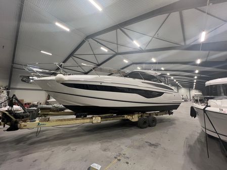 Princess Yachts V40 image