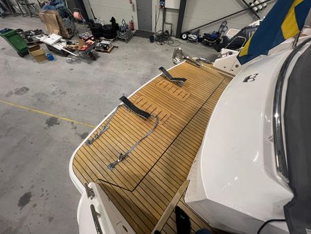 Princess Yachts V40 image