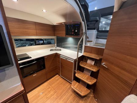 Princess Yachts V40 image