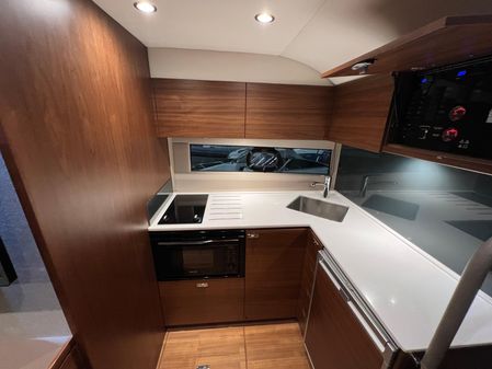 Princess Yachts V40 image