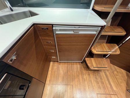 Princess Yachts V40 image