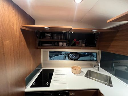 Princess Yachts V40 image