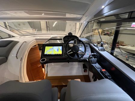 Princess Yachts V40 image