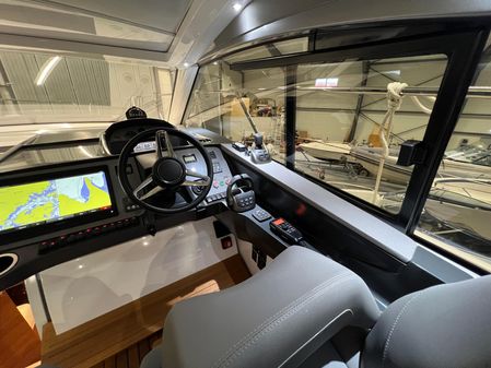 Princess Yachts V40 image