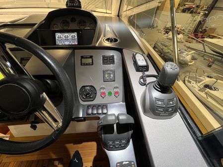 Princess Yachts V40 image