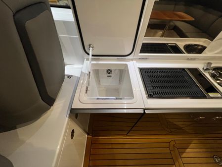 Princess Yachts V40 image